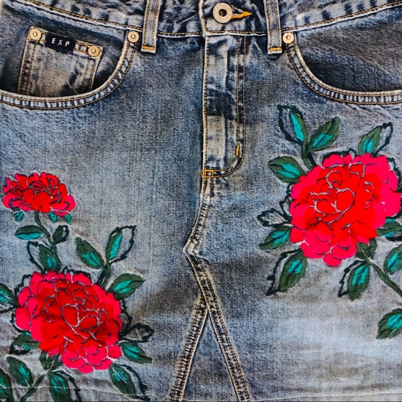 Women’s Express Bleus Vintage Denim Skirt 28W 🌹! - Picture 3 of 8